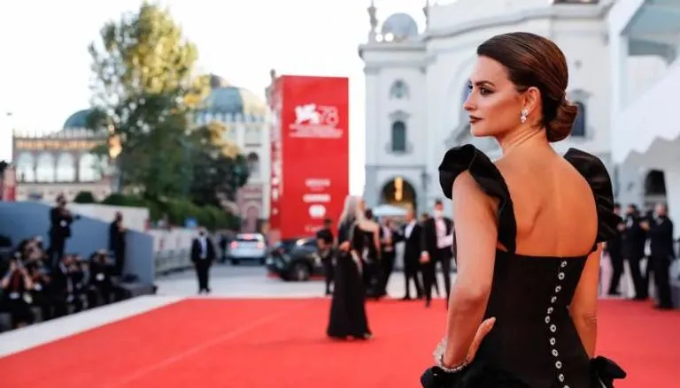 إطلالات المشاهيرمن مهرجان البندقية السينمائي