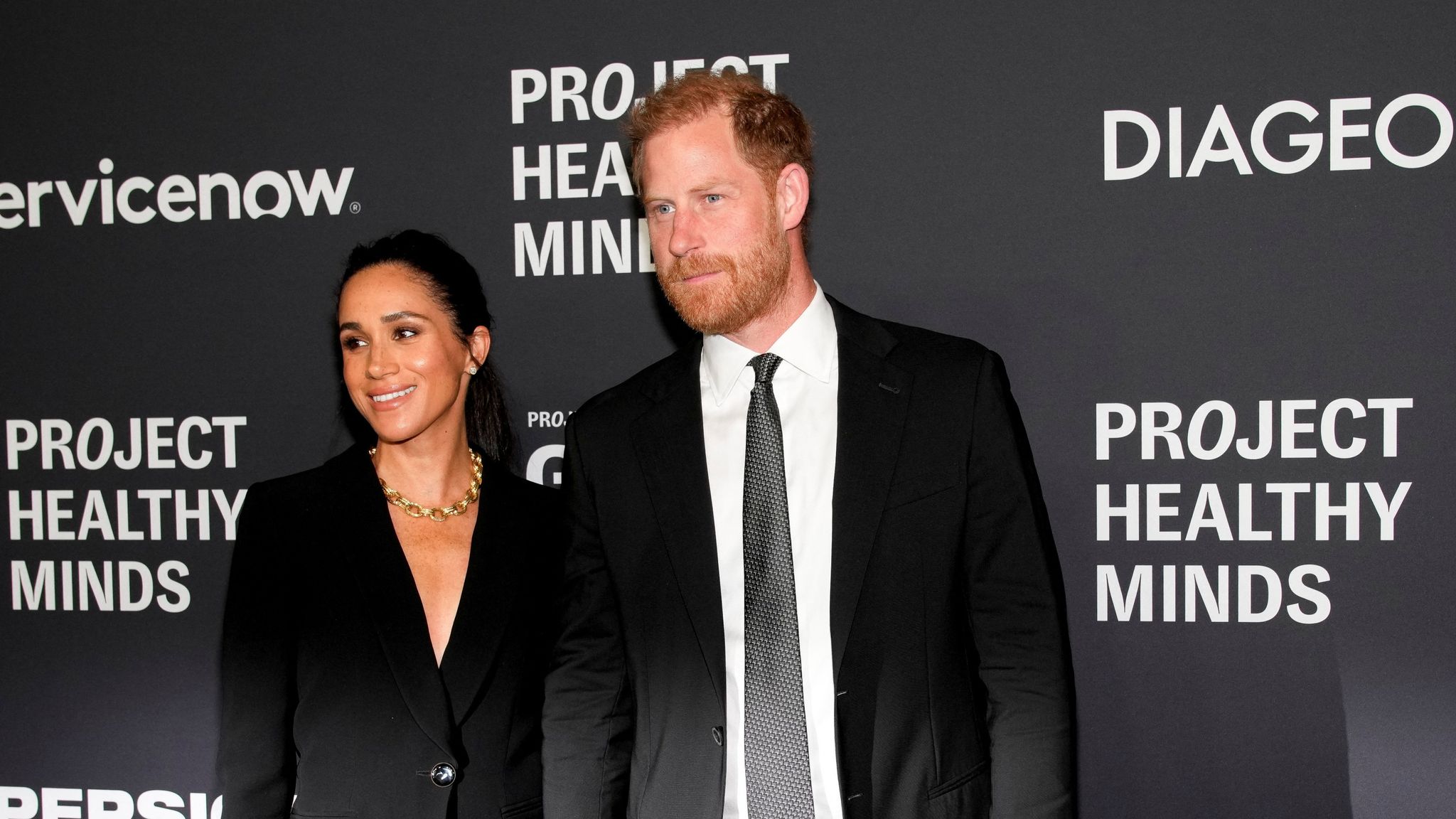  Prince Harry and Meghan أفضل عاملين في المجال الإنساني لهذا العام