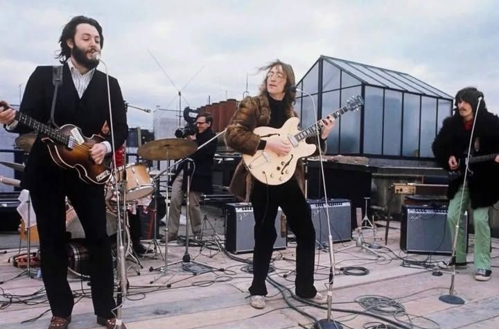 The Beatles على أسطح المباني بآخر أداء حي لهم معا