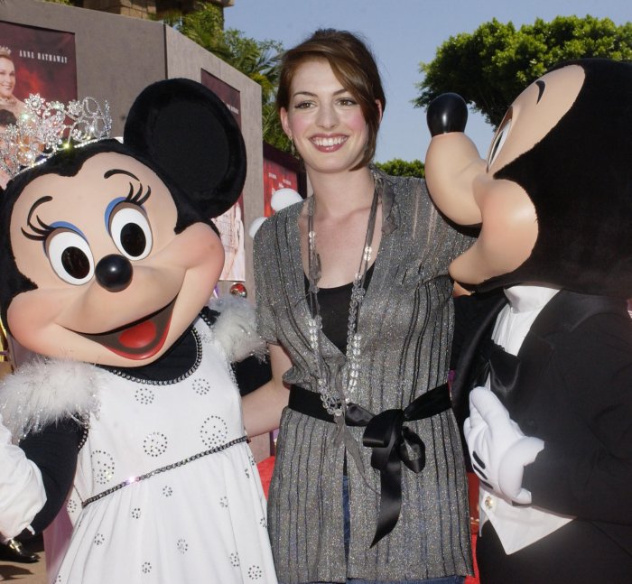   Anne Hathaway تبلغ ال 43 عامًا... هذه 40 صورة لها
