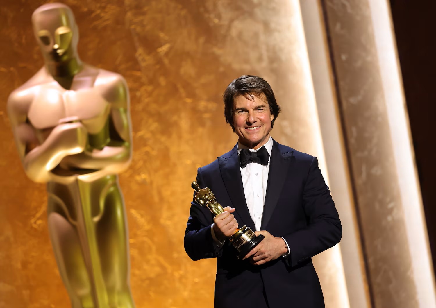 Tom Cruiseيحصل على جائزة أوسكار فخرية