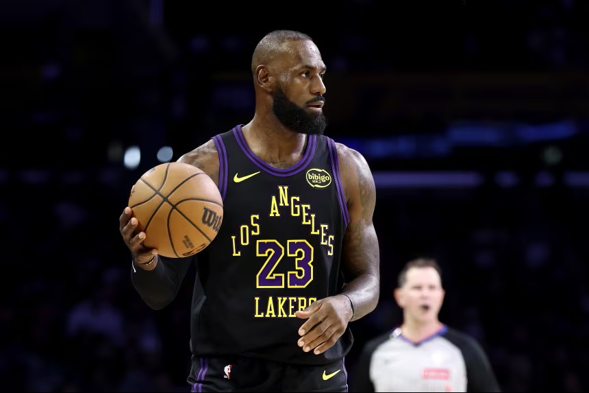 LeBron James يبدأ موسمه ال23، مسجلاً أطول مسيرة في تاريخ دوري الNBA
