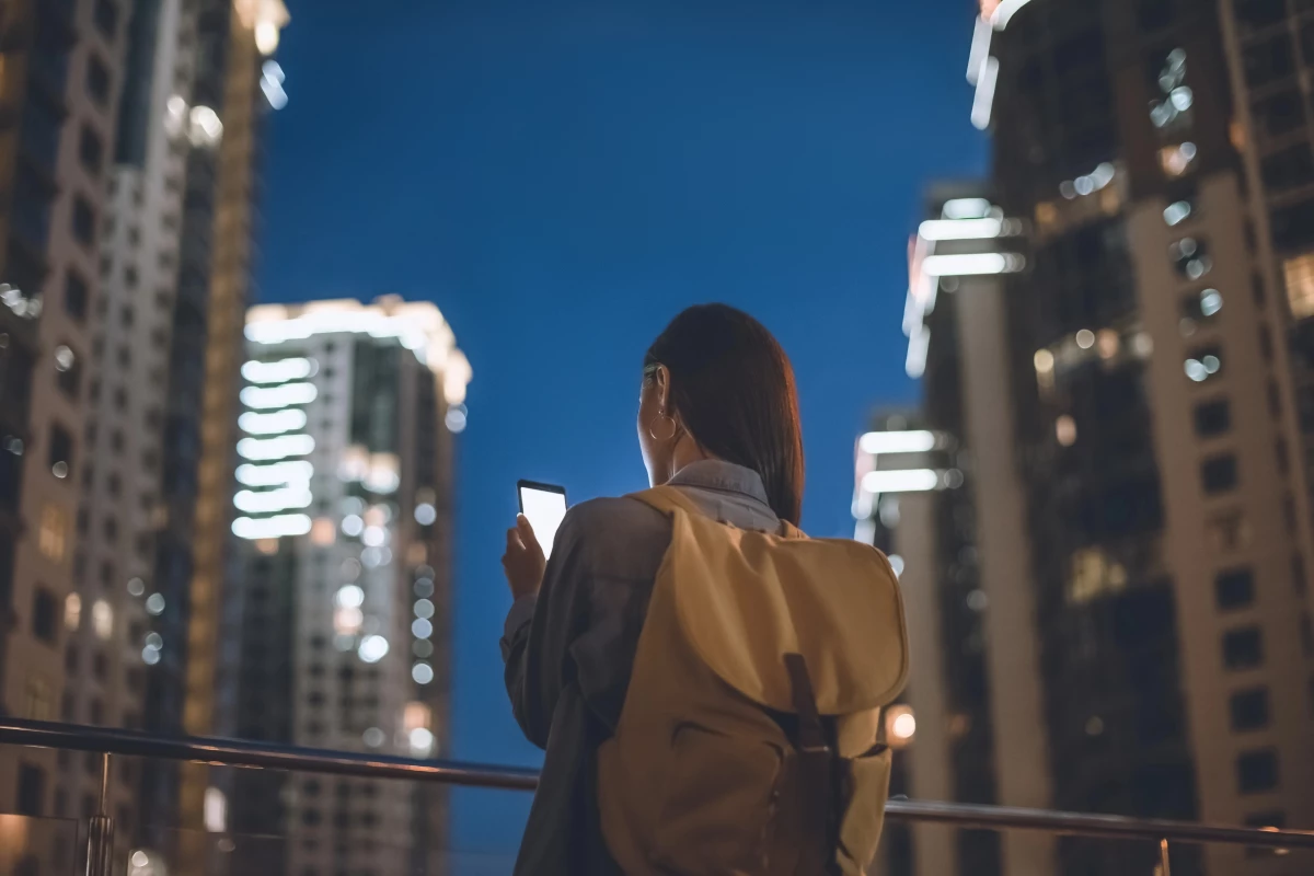 نحن نتطور ببطء شديد بالنسبة للعالم الذي بنيناه