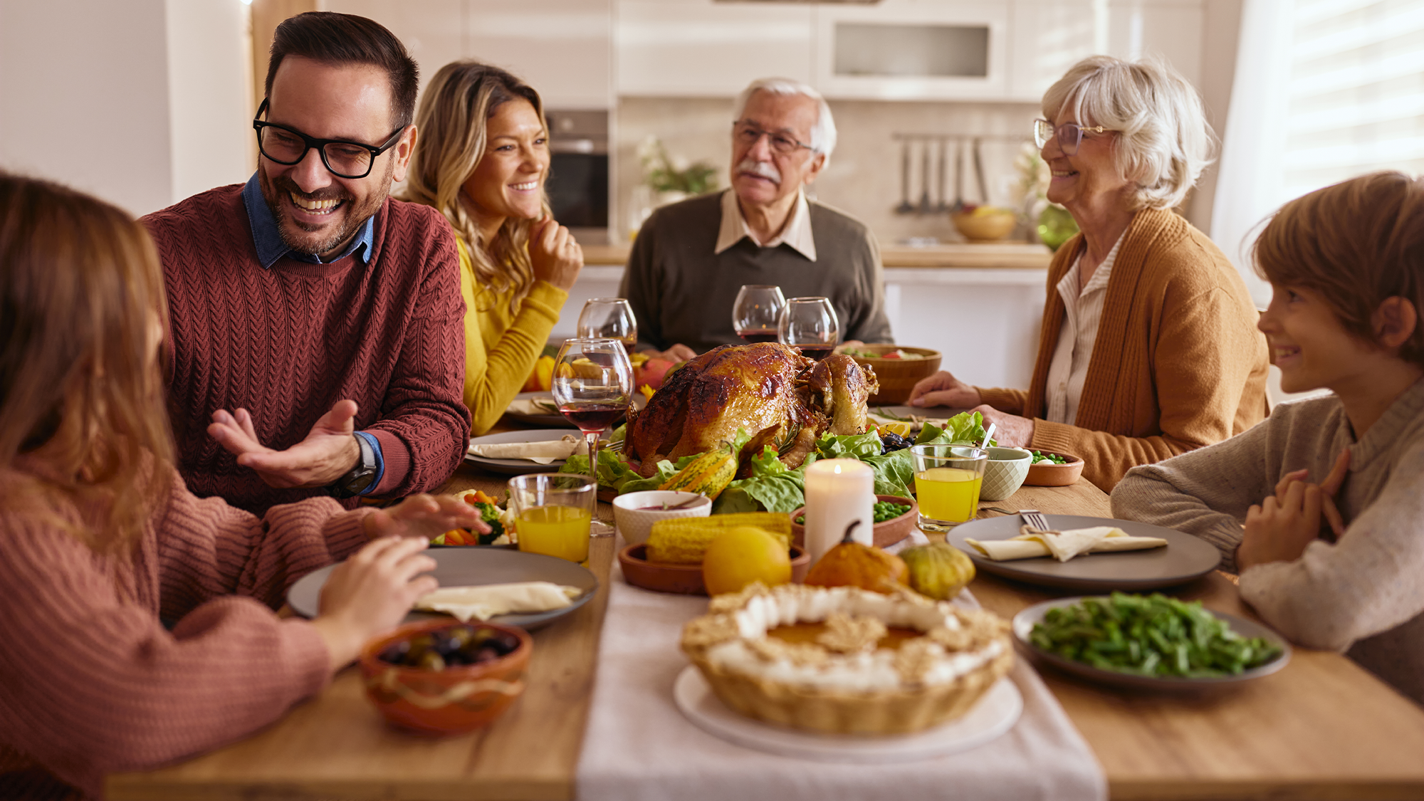 يؤكد العلم أن حركات اليد تجعلك تبدو أكثر إقناعًا