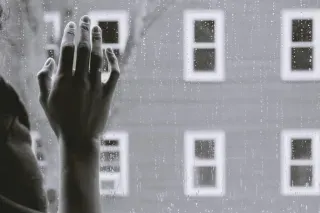 لماذا يشعر الكثير من الناس بالانفصال؟