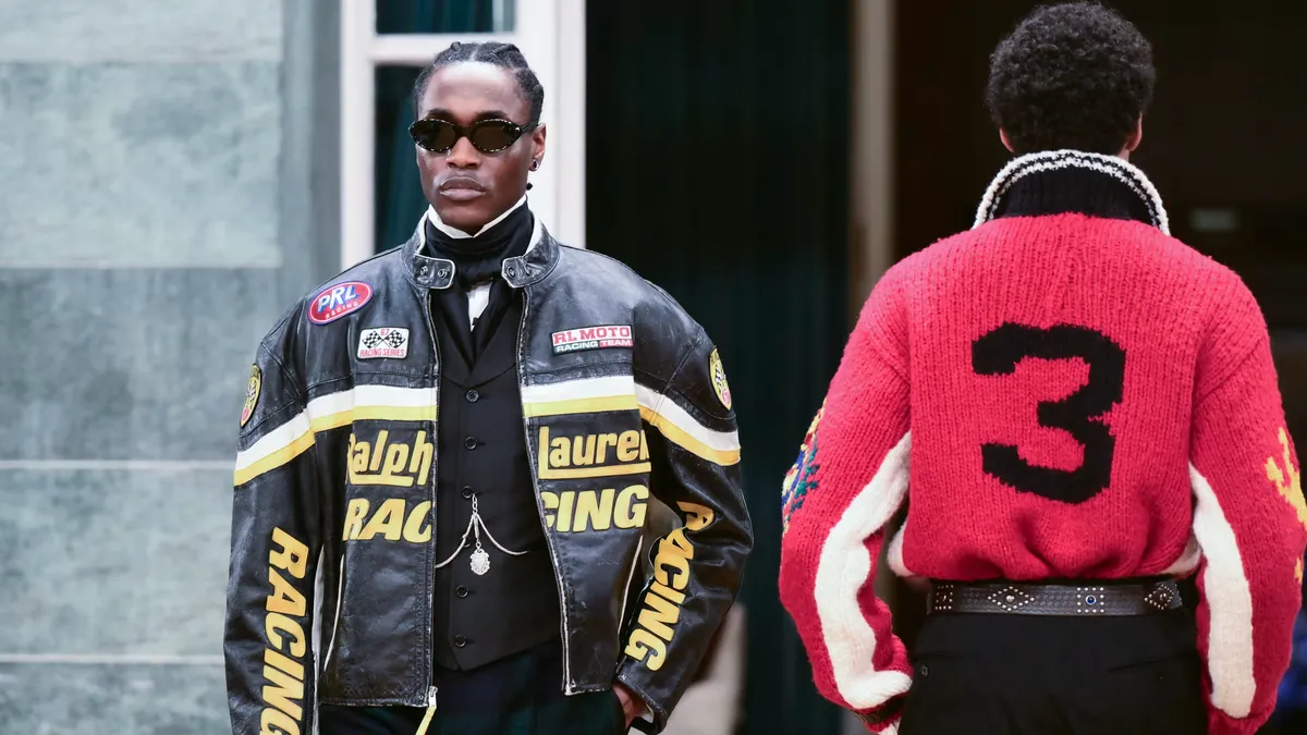 في أسبوع الموضة الرجالية في Milan، Ralph Laurenيتحدث إلى جمهور أصغر سناً