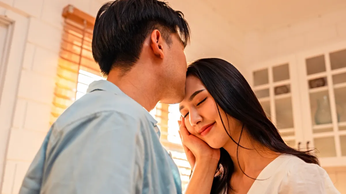 إذا قام الرجل بهذه الأمور الـ 11 بانتظام، فإن زوجته ستكون أولويته الأولى.