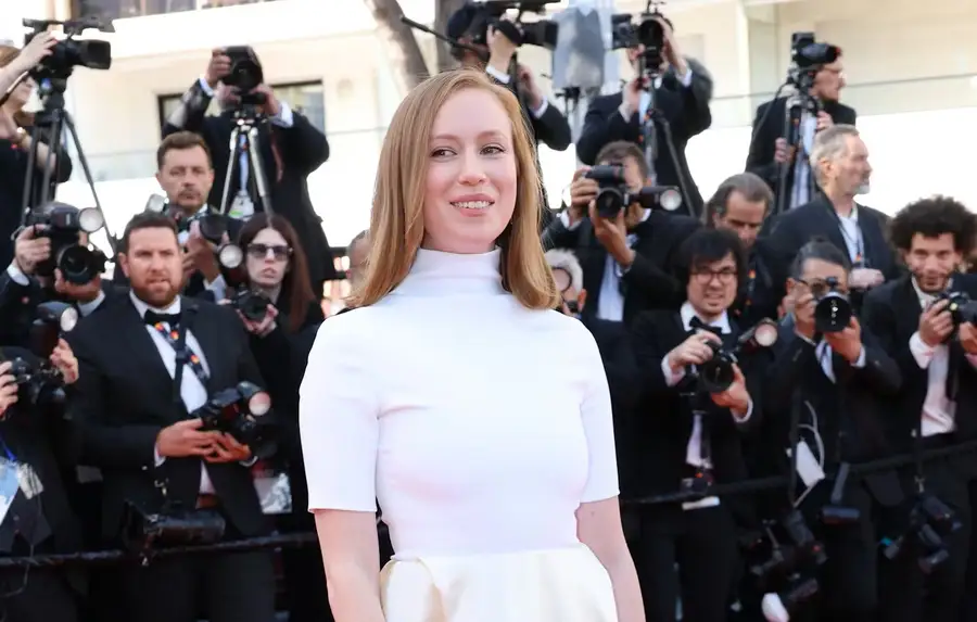  إطلالات النجوم من السجادة الحمراء لمهرجان Cannes السينمائي 2026