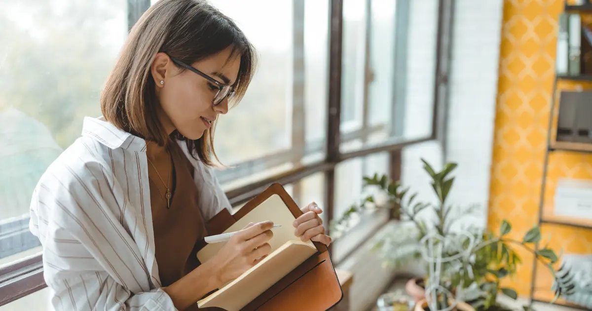 تشير الأبحاث إلى أن كتابة القوائم بخط اليد تختلف عن استخدام تطبيقات الهاتف