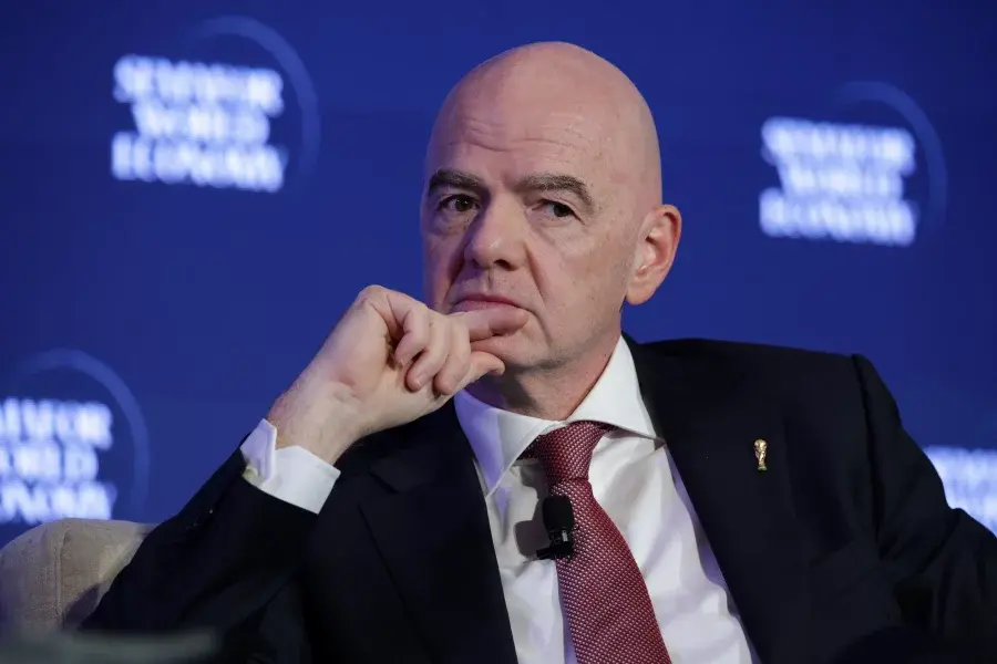 تؤكد الدول الأوروبية تمسكها بمقاطعة كأس العالم، مما يُبقي، Gianni Infantino، أمام حالة من عدم اليقين
