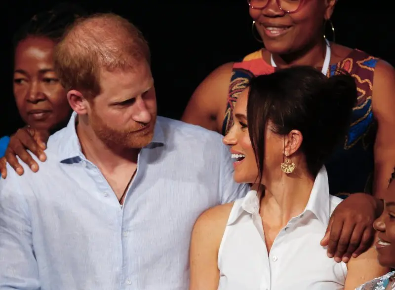 أكد الملك Charles أن Prince Harry و Meghan لن يكونا من أفراد العائلة المالكة العاملين
