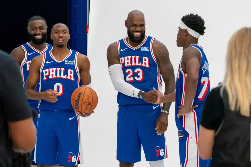 ينضم LeBron James إلى فريق Philadelphia 76ers ويرفع سقف التوقعات