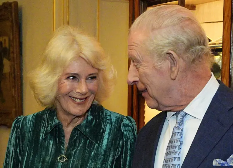 الملكة Camilla تتحدث عن متعة القراءة رغم ضحك الملك ودموعها