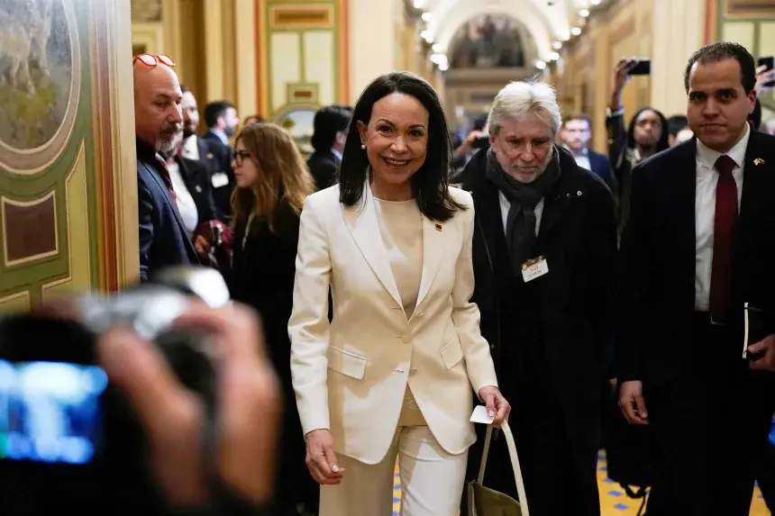 عادت زعيمة المعارضة الفنزويلية María Corina Machado من منفَاها وسط هتافات جماهيرها