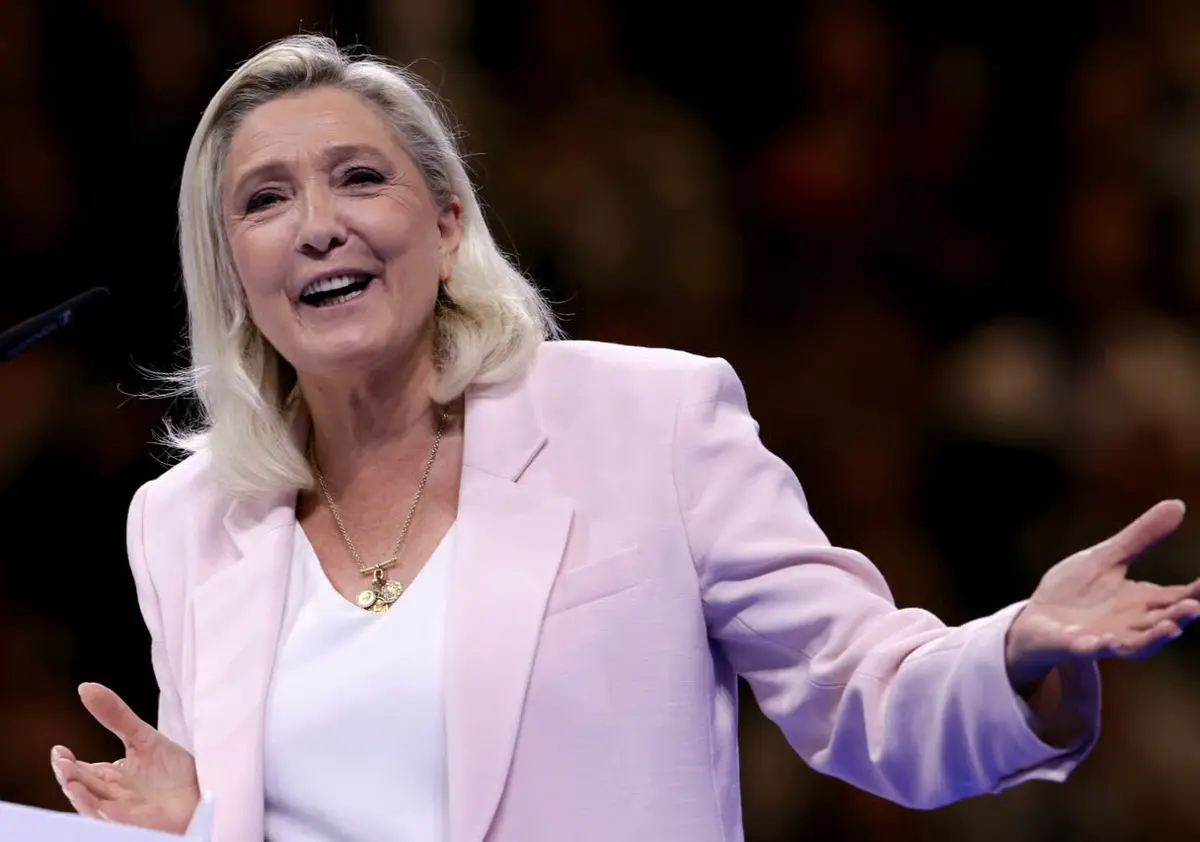 Marine Le Pen تصور نفسها حامية لفرنسا وسط تصاعد الاضطرابات