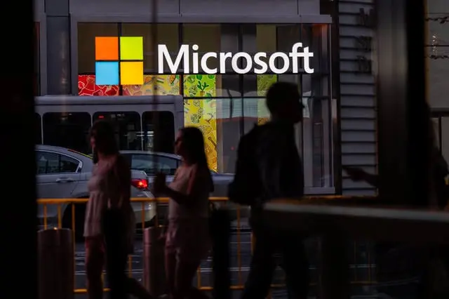 Microsoft تقدم برامج تقاعد طوعي لـ 60 ألف موظف مع دفع الذكاء الاصطناعي نحو تحسين الكفاءة