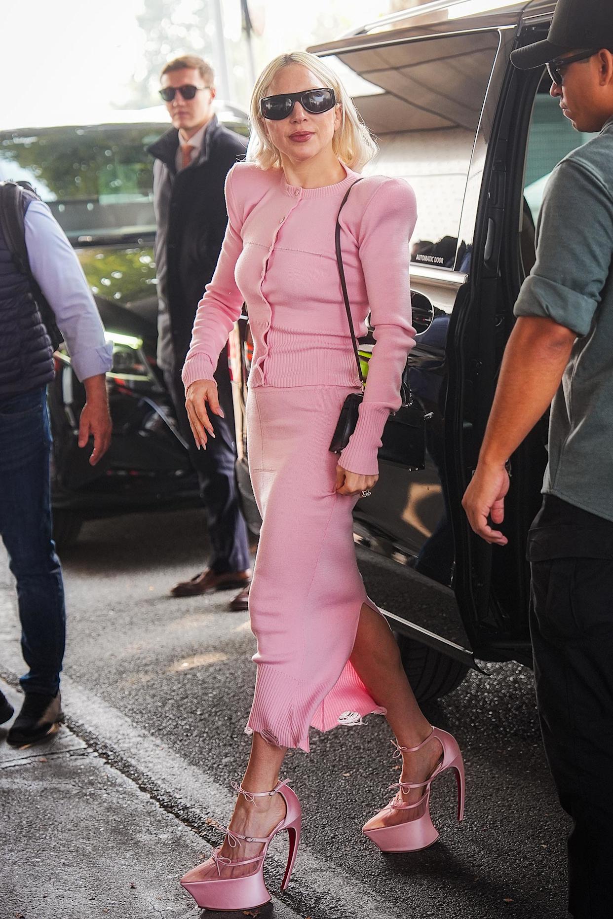 Lady Gaga بإطلالة مميزة في ميلانو