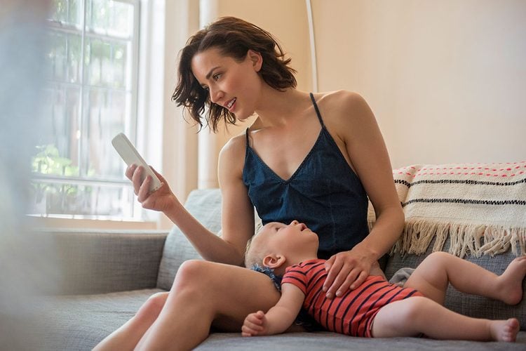 تشير دراسة جديدة إلى أن آباء الجيل Z لا يحبون القراءة لأطفالهم 