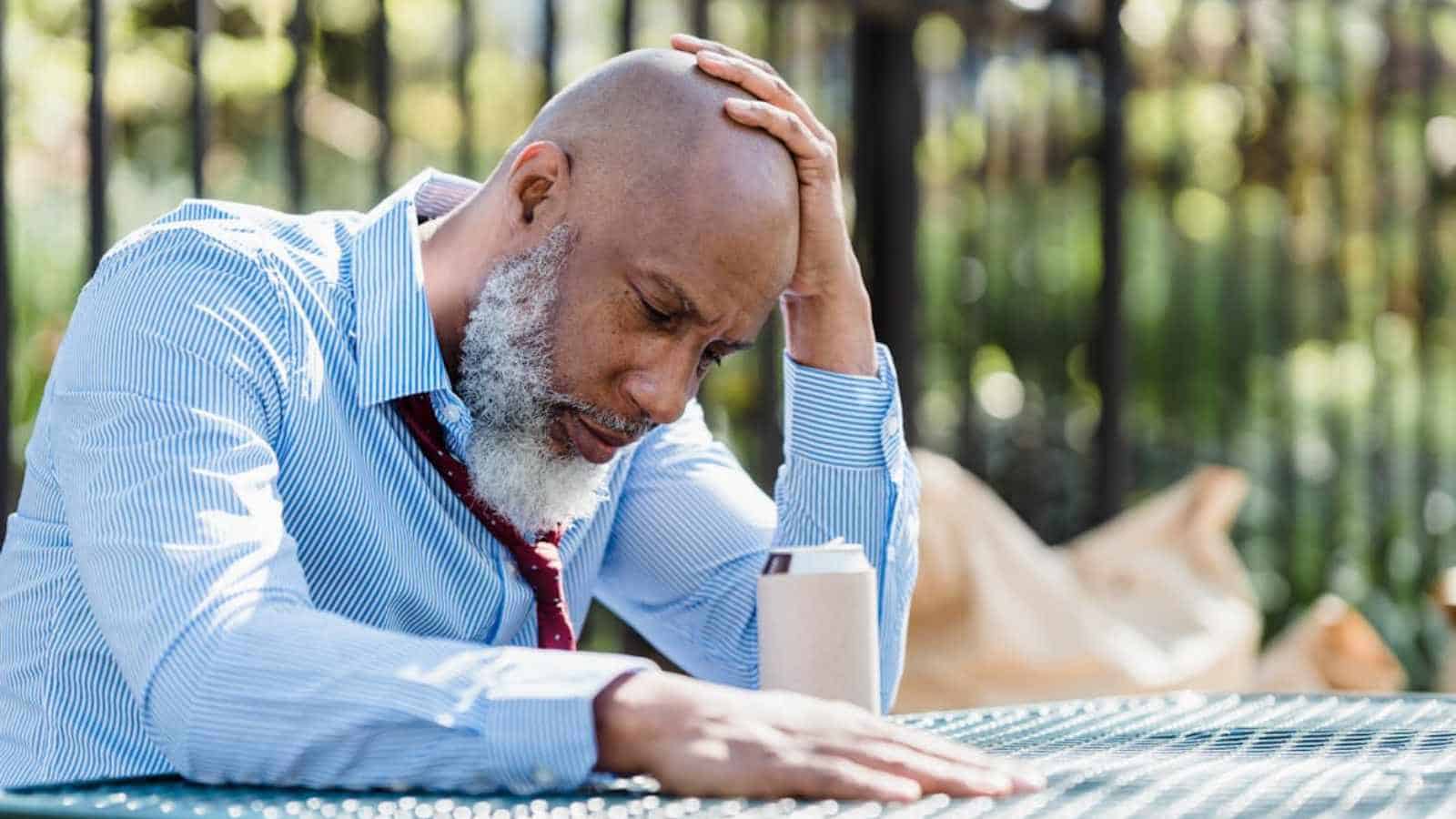  الأشخاص الأذكياء يميلون إلى الشكوى بشكل أقل