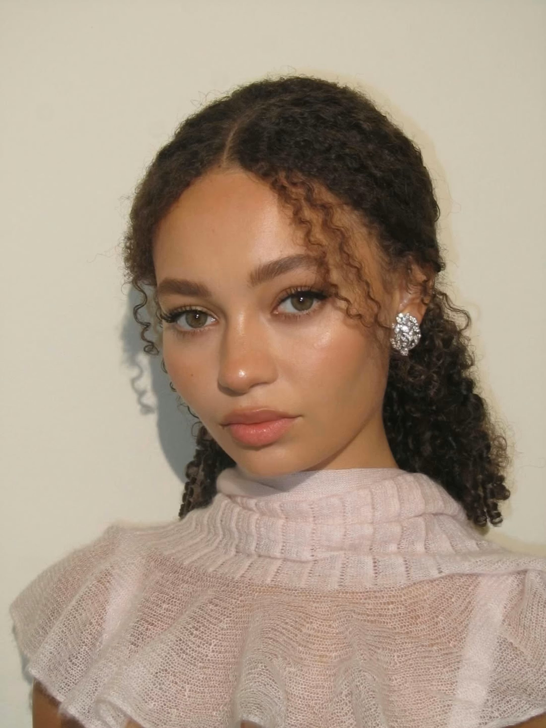 Sad Beige Blush منتشر في كل مكان، وهو جذاب بشكل مدهش