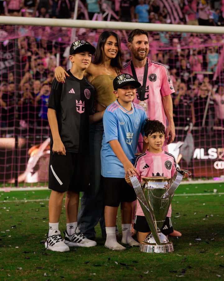 Inter Miamiو Lionel Messi يفوزان بكأس الدوري الأمريكي على حساب Vancouver Whitecaps