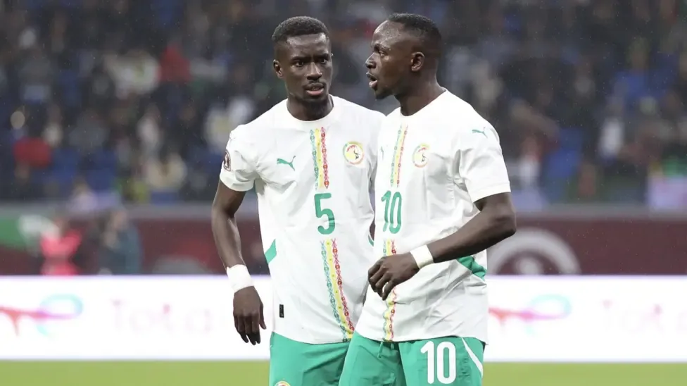 Mane سفير كرة القدم الأفريقية 