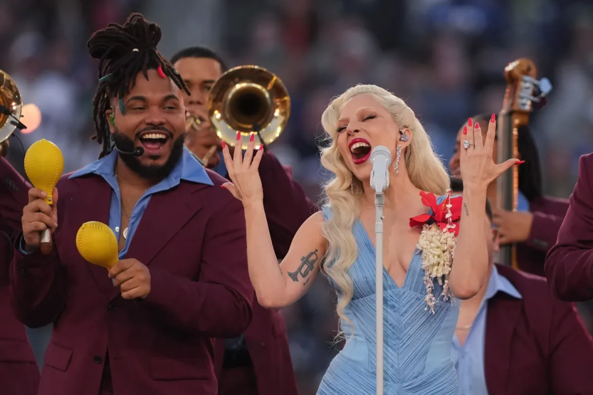 Bad Bunny يجسد تاريخ وثقافة Puerto Rico في عرض ثوري خلال مباراة Super Bowl