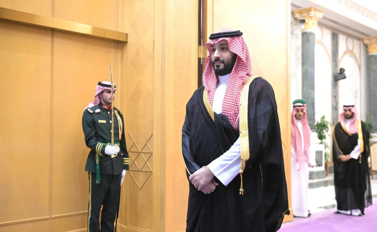 أشهر النجوم على قيد الحياة في كل بلد