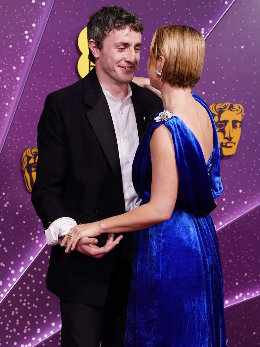 أفضل الإطلالات على السجادة الحمراء لحفل جوائز BAFTAs 2026