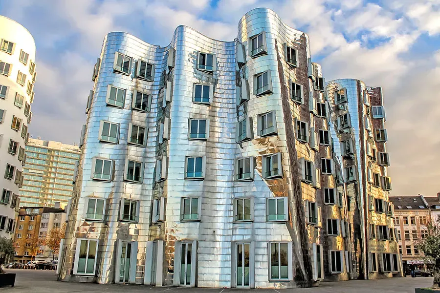  أعظم 34 مبنى من تصميم Frank Gehry في مسيرته