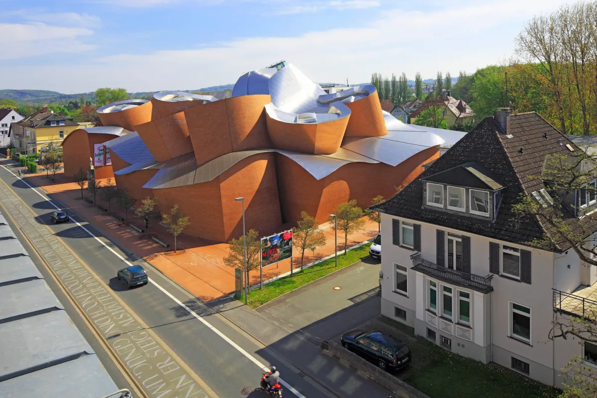  أعظم 34 مبنى من تصميم Frank Gehry في مسيرته