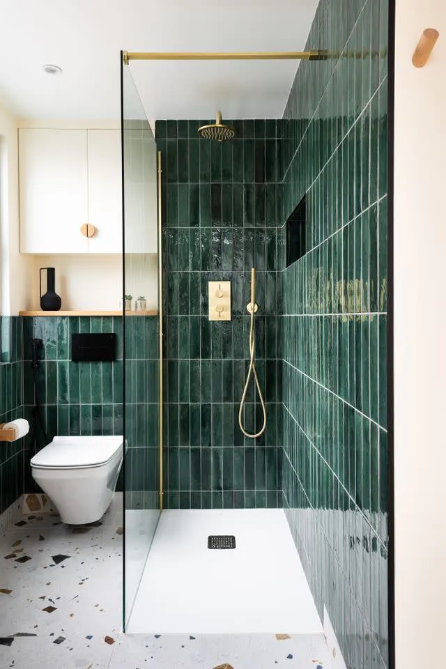 17 فكرة فاخرة لتصميم دش استحمام واسع يحول حمامك إلى منتجع صحي