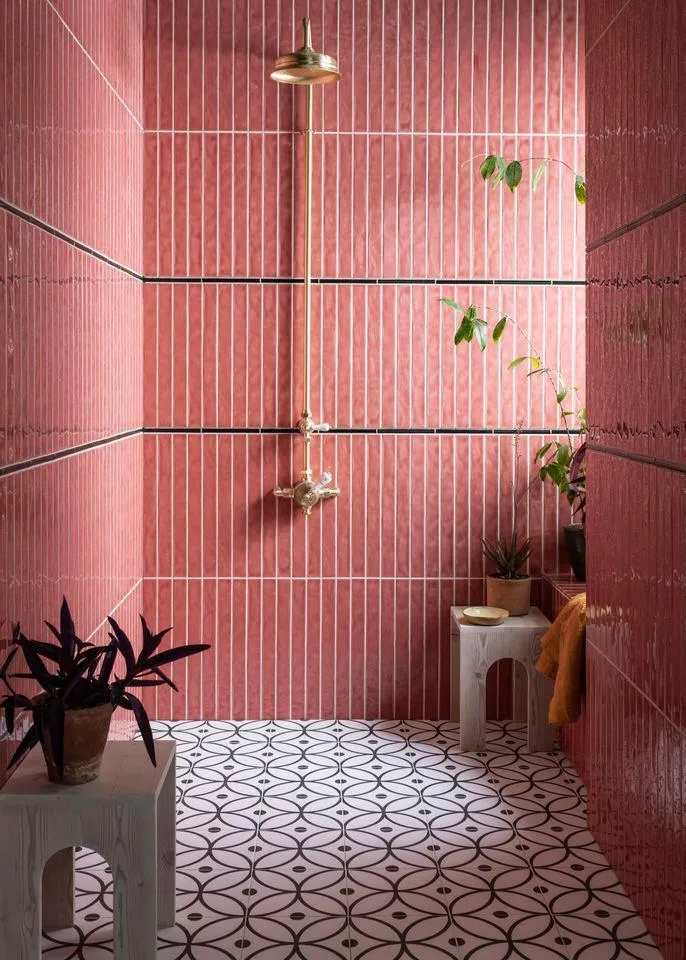 17 فكرة فاخرة لتصميم دش استحمام واسع يحول حمامك إلى منتجع صحي
