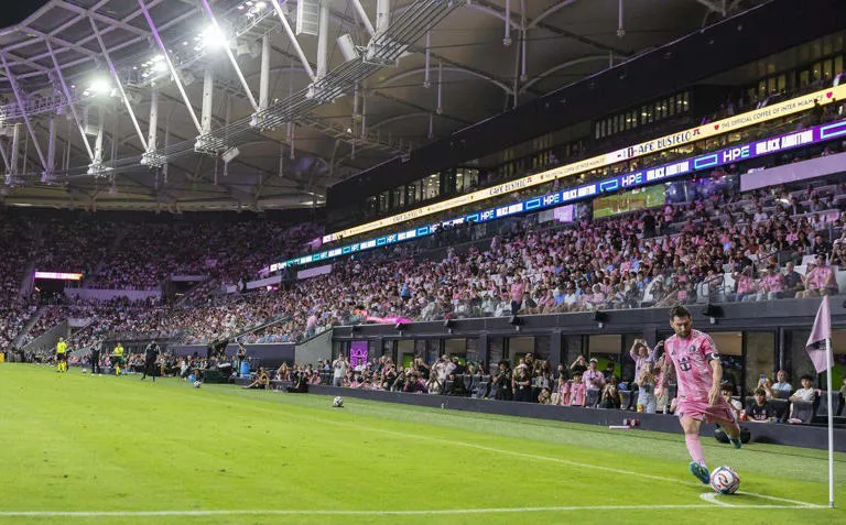 افتتح Beckham, Messi ملعب فريق Inter Miami  الجديد