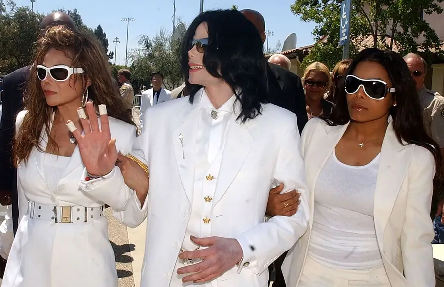 فيلم Michael Jackson مثيراً للجدل  