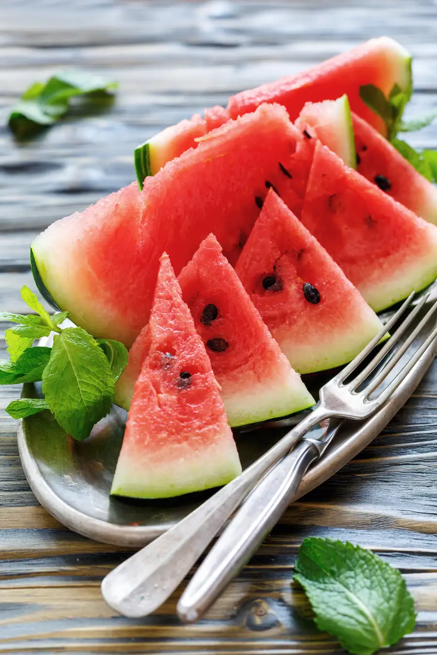 هذه الأطعمة ستساعدك على النوم طوال الليل