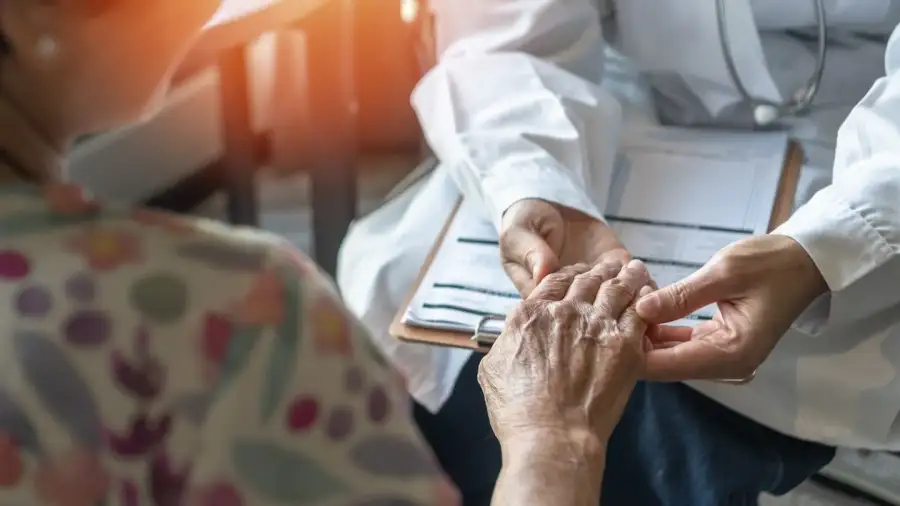 ان اتباع العادات الغذائية الصحية تحد من خطر الإصابة بالـ Parkinson