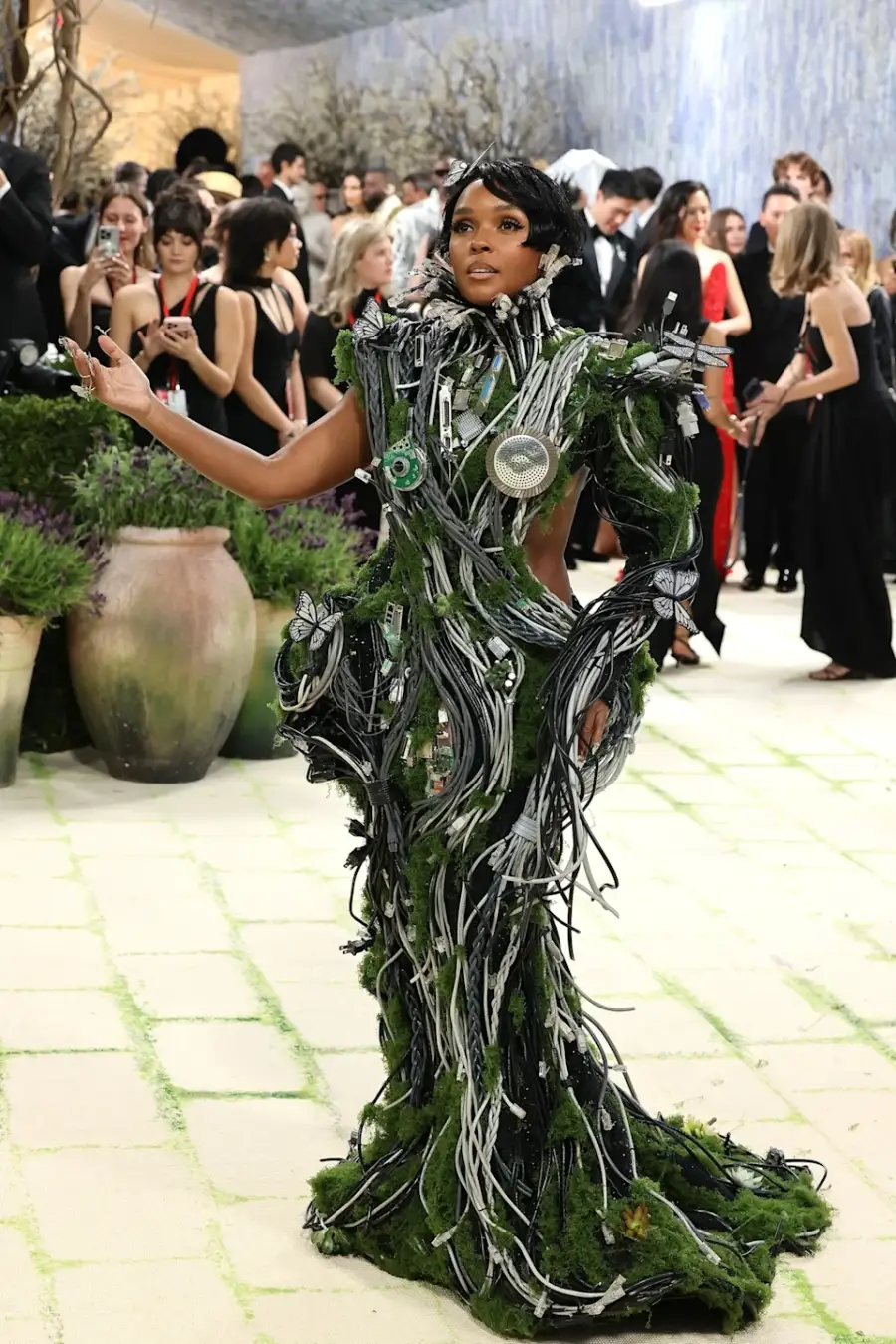 اليكم أجمل إطلالات المشاهير في حفل Met Gala 