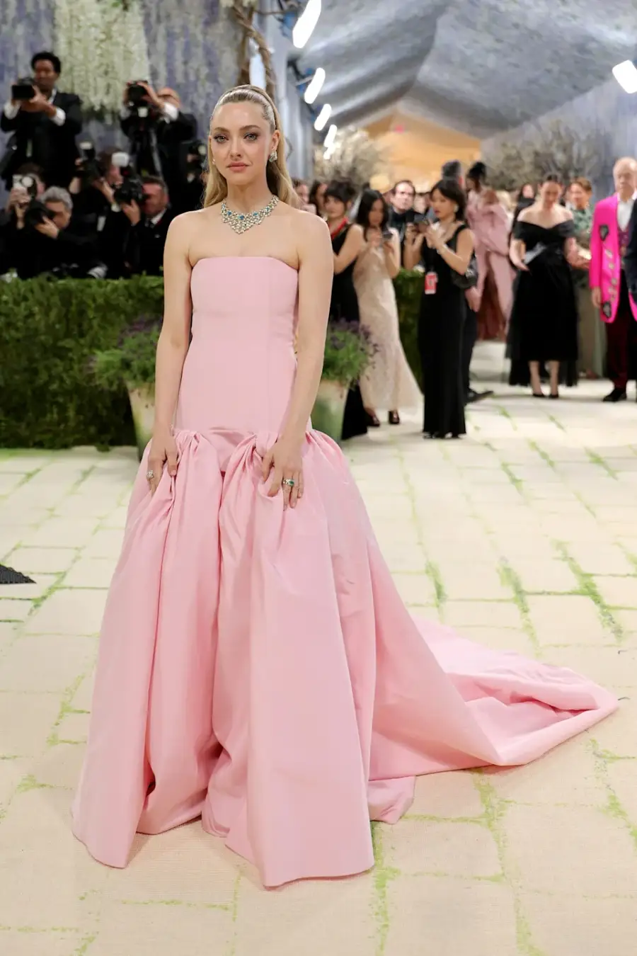 اليكم أجمل إطلالات المشاهير في حفل Met Gala 