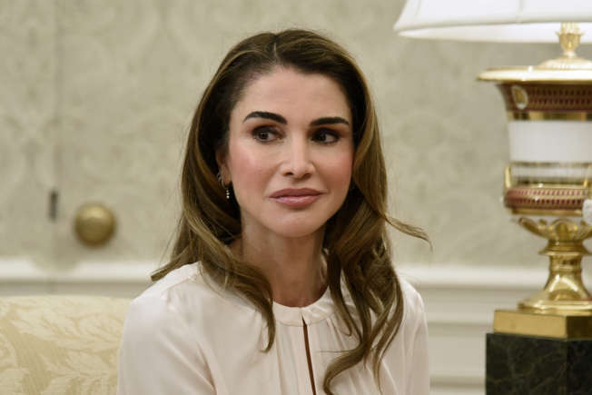 لا تزال الملكة رانيا ملكة الأردن تأسر العالم